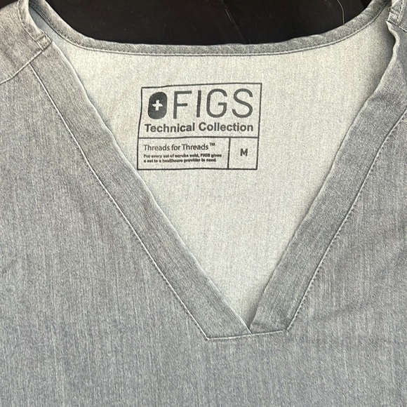 Figs scrub set. Color Graphite.Casma top M, Livingston pant S. - Picture 5 of 5